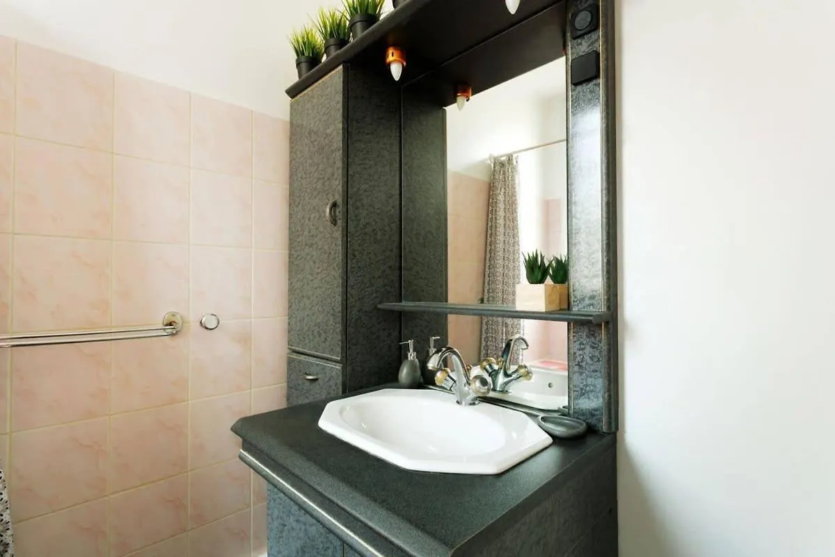 Апартаменты Bastille 1br Cozy